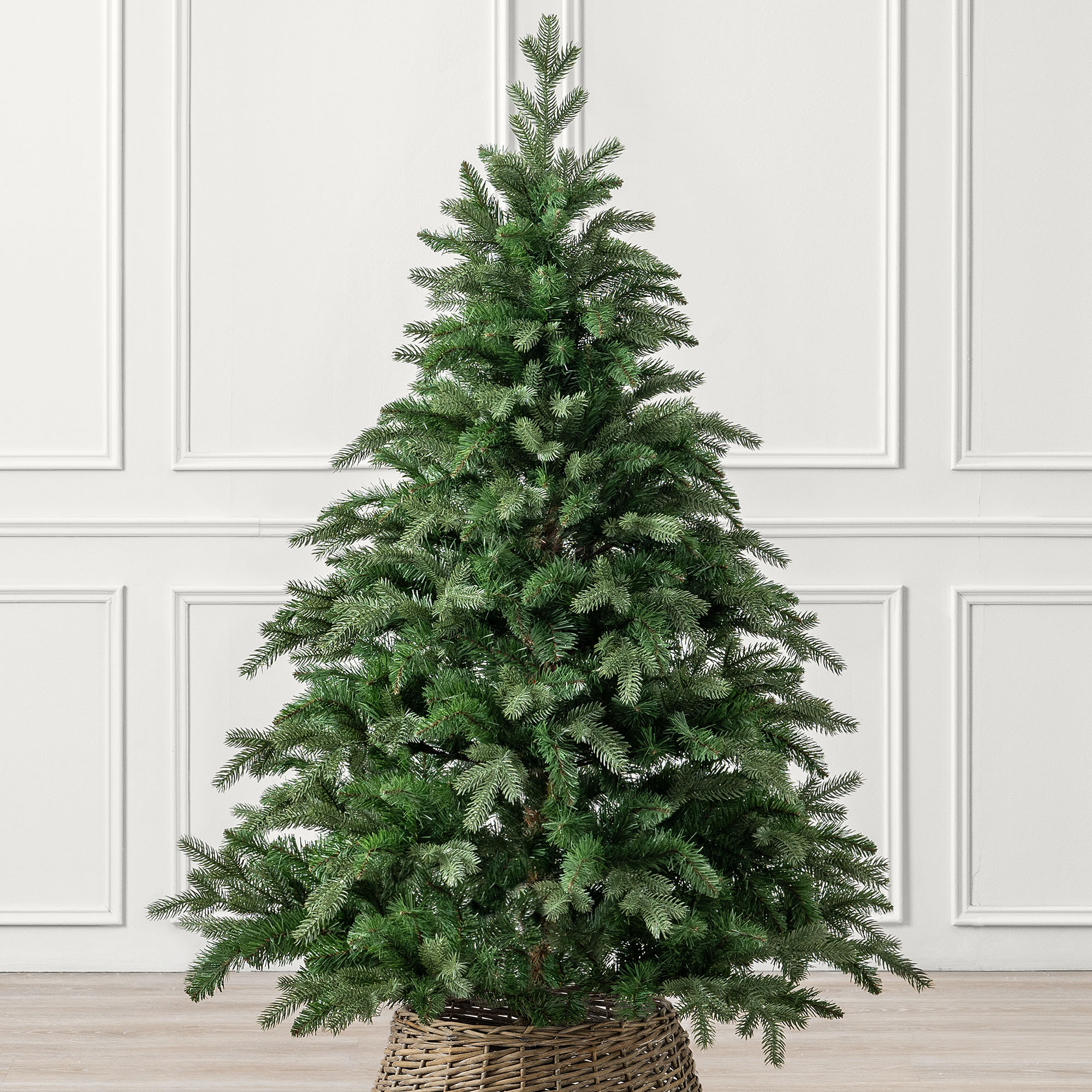 Christow Artificial Christmas Tree Fraser Fir Indoor Xmas Decoration With Stand 5Ft 6Ft 7Ft 8Ft